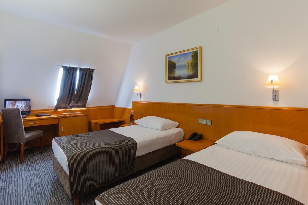 Hotel Grabovac Plitvicka Jezera Exterior photo