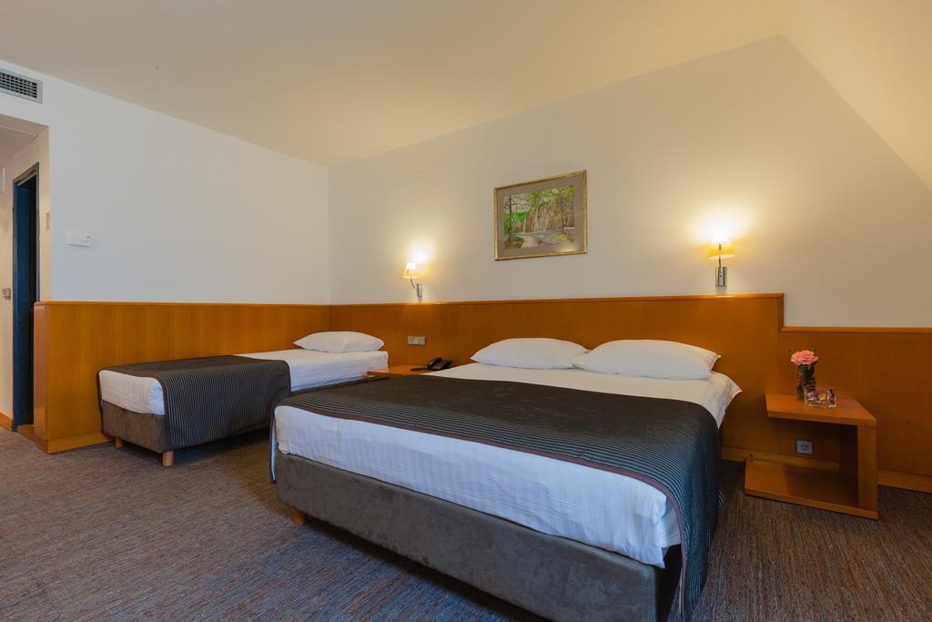 Hotel Grabovac Plitvicka Jezera Exterior photo